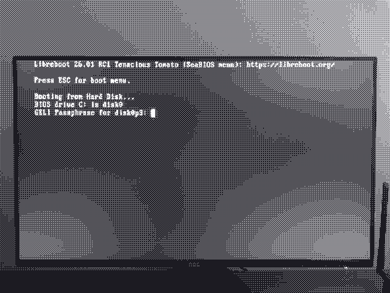 Libreboot SeaBIOS 26.01 RC1 na Dell OptiPlex 3050 Micro, prikazuje FreeBSD GELI polje za unos lozinke